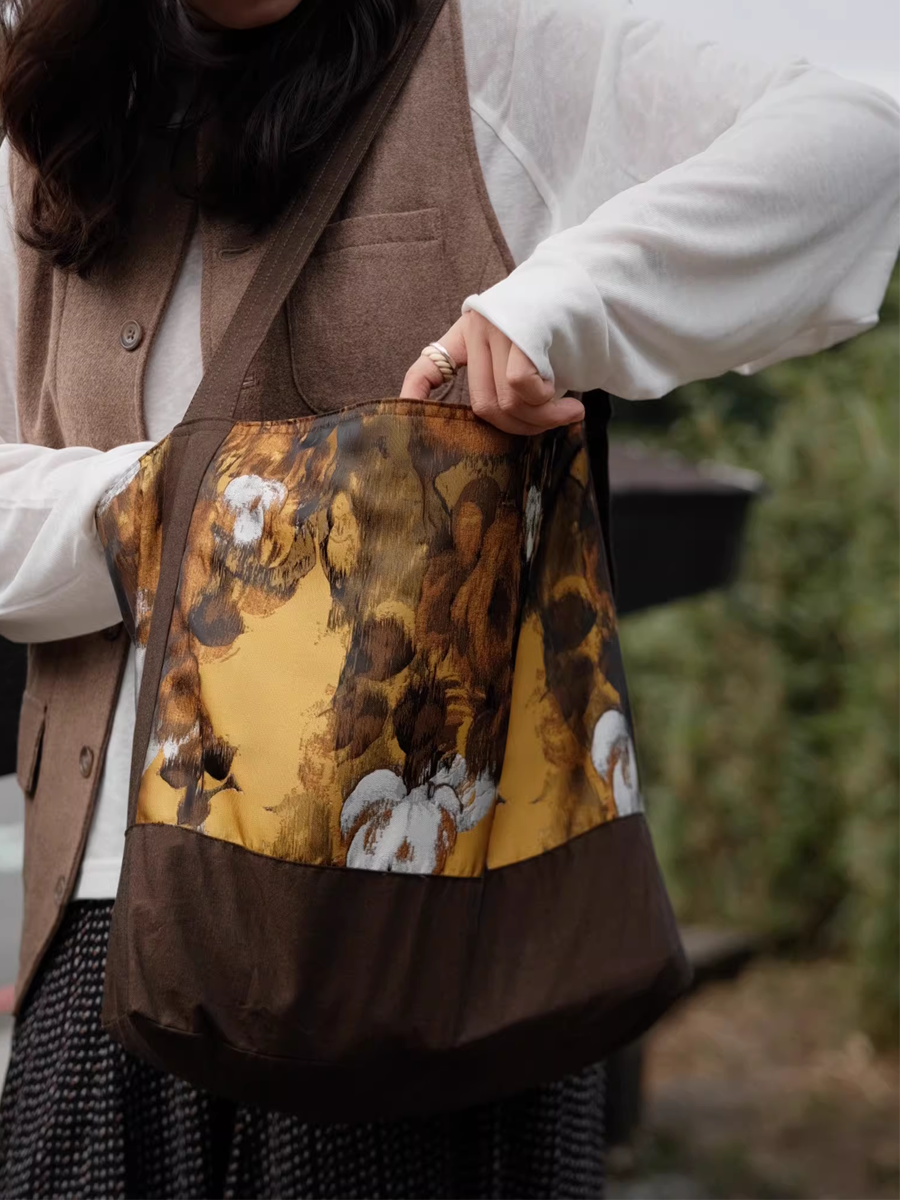 Brown Floral Painting Spliced Crossbody Bag