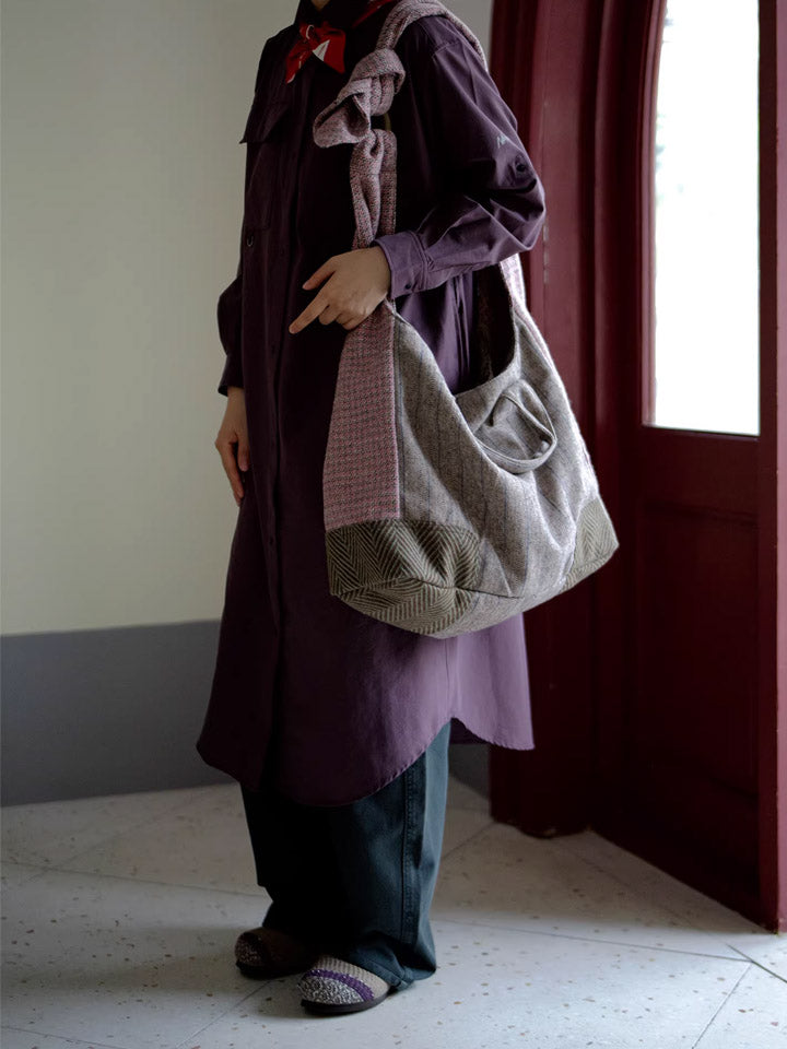 Pink-Grey Retro Wool Large Capacity Crossbody Bag Secondary image