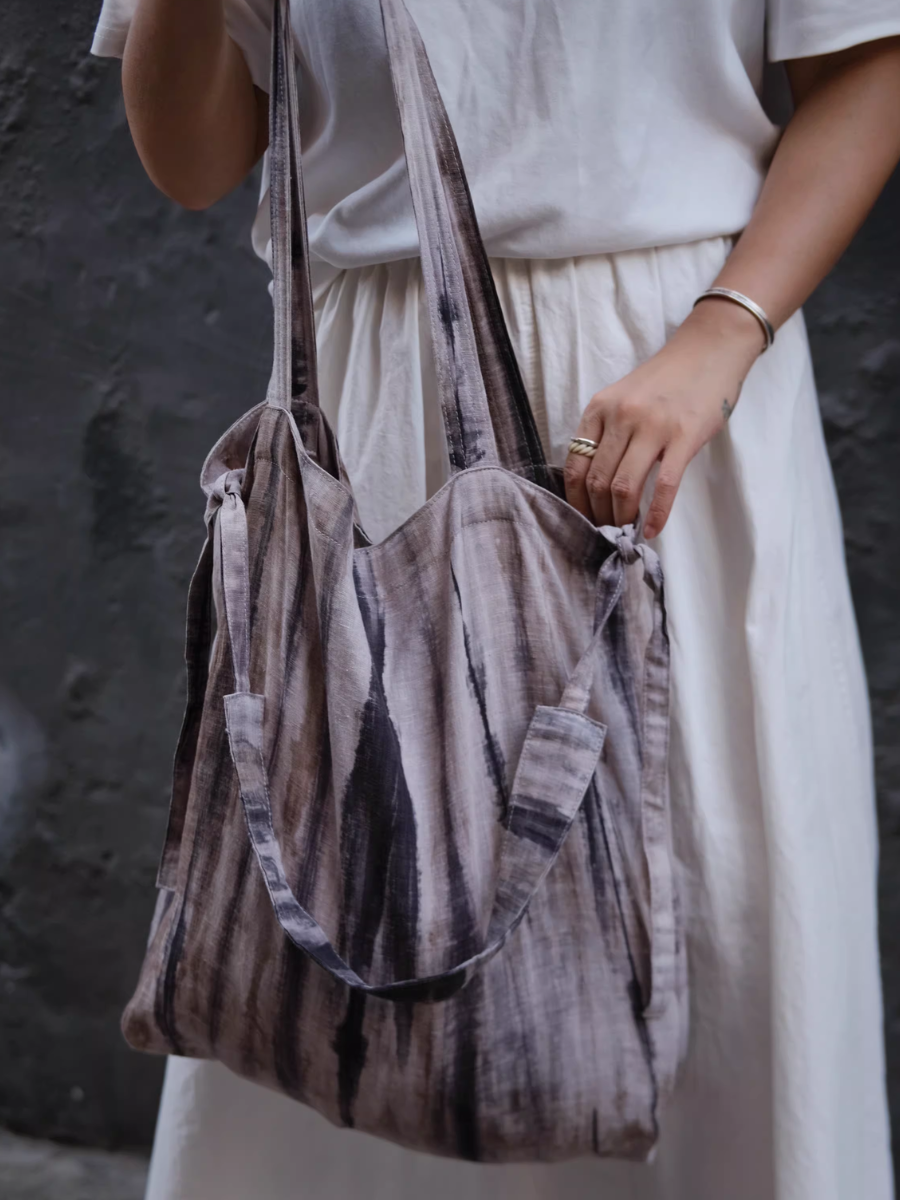 Irregular Tie-dye Lightweight Shoulder Bag